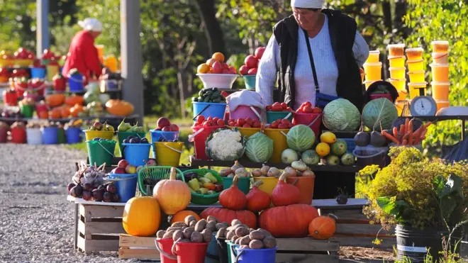 За месяц цены на овощи и фрукты упали более чем на 15%
