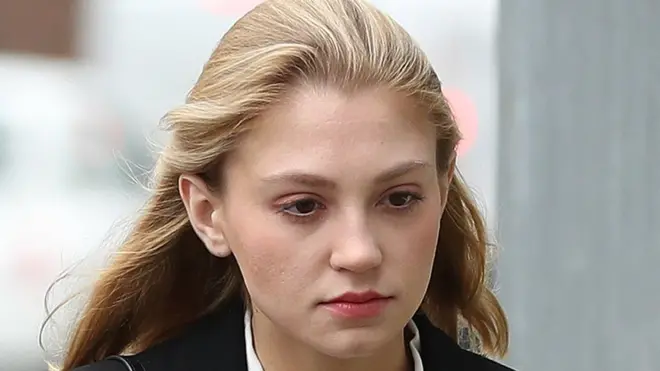 24歲的牛津大學醫學生伍德沃德持刀傷人案一直受到英國輿論和社交媒體的關注。