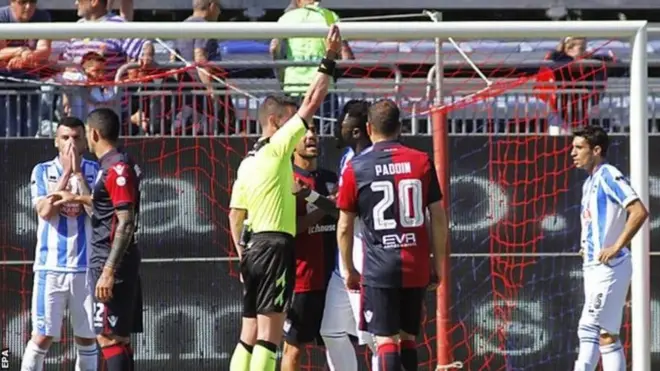 Sulley Muntari pernah bermain untuk Portsmouth dan Sunderland.