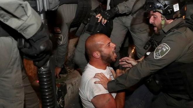 الشرطة الإسرائيلية تعتقل فلسطينيا في القدس