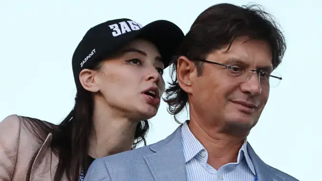 Критики Федуна считают, что он прислушивался к советам своей спутницы Заремы Салихова