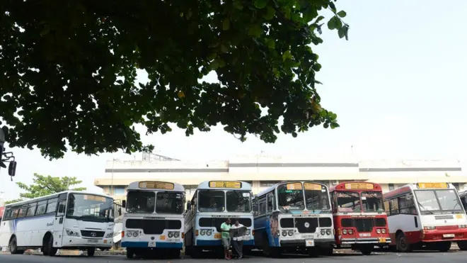 පෞද්ගලික බස් අවුල විසඳීමට මණ්ඩලයක්