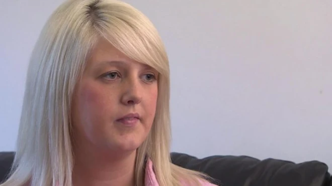 سارا إيوارت: "لماذا لا نستطيع الإجهاض في أيرلندا الشمالية؟"