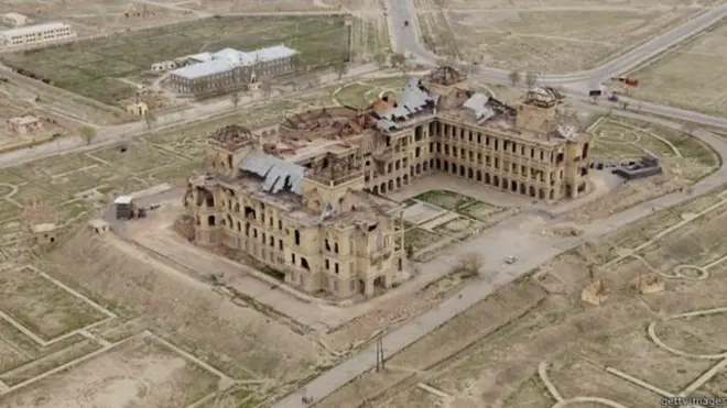 قصر دارالامان در سالهای ۱۳۰۴-۱۳۰۶ خورشیدی و در زمان سلطنت امان الله خان، پادشاه وقت افغانستان و تحت نظر مهندسان آلمانی ساخته شد