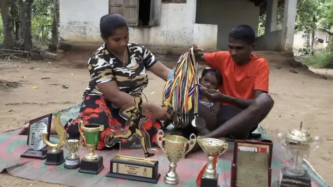 ජාතික මට්ටමේ රන් පදක්කමක් දිනූ පළමු ආදිවාසියා