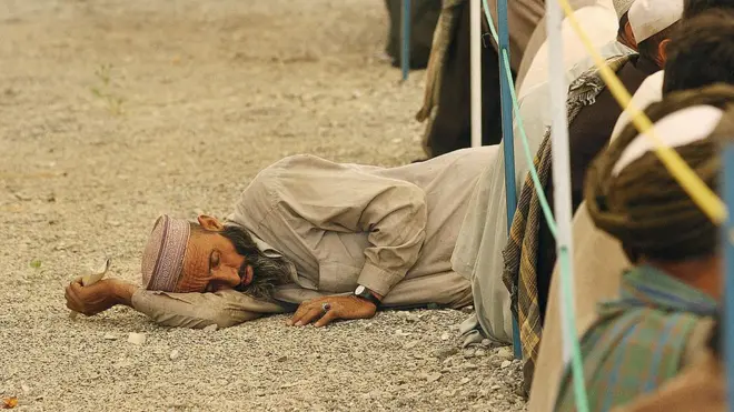 رپوټ د پاکستانيو لوړ پوړو چارواکو هغو ويناو ته هم اشاره کړې چې د افغان کډوالو د حق محدوديتولو په برخه کې د اندېښنو لامل شوې.