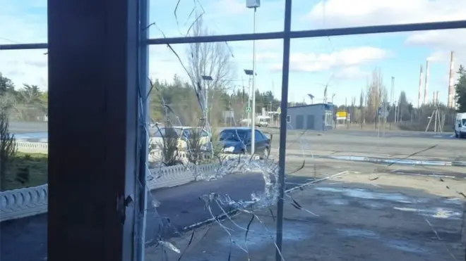 Рятувальники кажуть, що пошкоджено пожежно-рятувальну частину