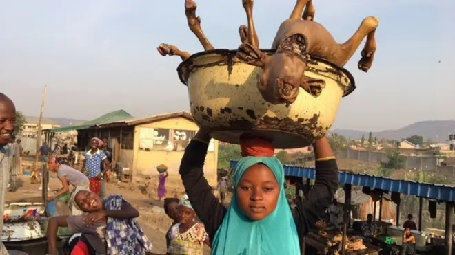 Young girls wey suppose dey school di do manual job for abattoir to help dia mama