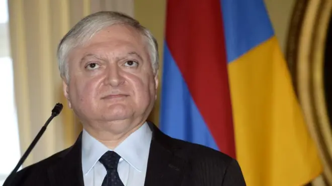 Edvar Nalbandyan bloqer Aleksandr Lapşinin Azərbaycana ekstradisiya etmək qərarı "biabırçılıq" adlandırıb.