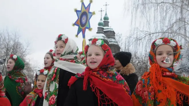 Навіщо ми колядуємо