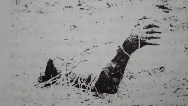 కుల ఘర్షణల్లో హత్యకు గురైన ఓ వ్యక్తి చెయ్యి