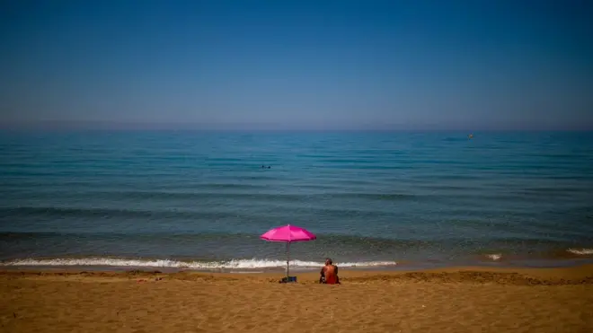 Победа над вирусом не гарантирует быстрого восстановления экономики. Туристы еще долго не вернутся на Корфу, несмотря на успехи Греции в борьбе с эпидемией