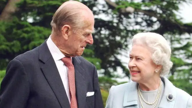 2007 में महारानी एलिज़ाबेथ द्वितीय और प्रिंस फ़िलिप की एक तस्वीर