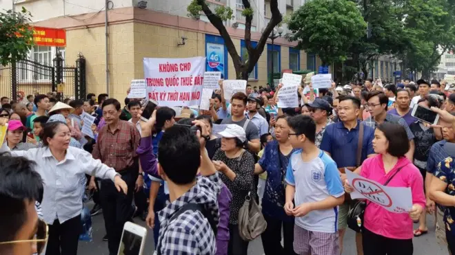 Cuộc biểu tình chống dự luật đặc khu ở Hà Nội được hãng thông tấn Yonhap của Hàn Quốc tường thuật lại