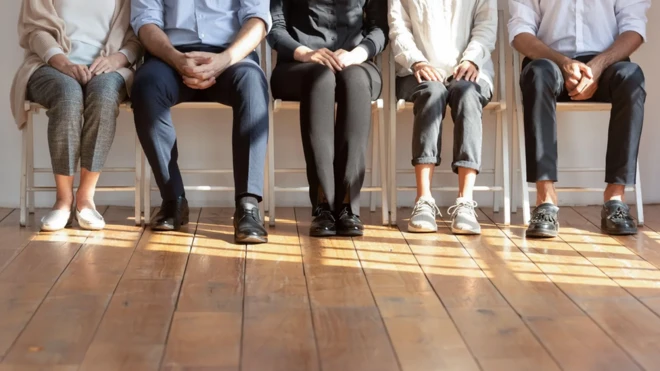 Aider les travailleurs à comprendre leurs préjugés implicites est utile, en théorie - mais ces programmes sont controversés. Qui a raison ?