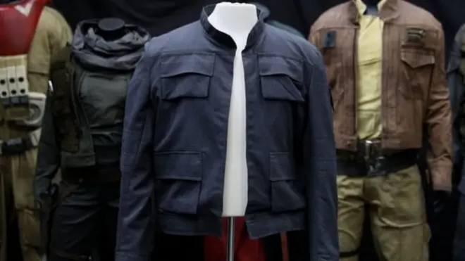 Jaket ini adalah salah satu barang Star Wars yang akan dijual.
