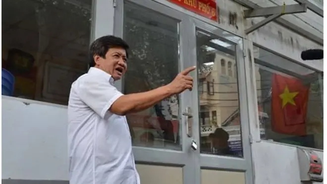Trong những tấm ảnh chụp ông Đoàn Ngọc Hải về sau không còn thấy ông đeo đồng hồ và điện thoại hàng hiệu