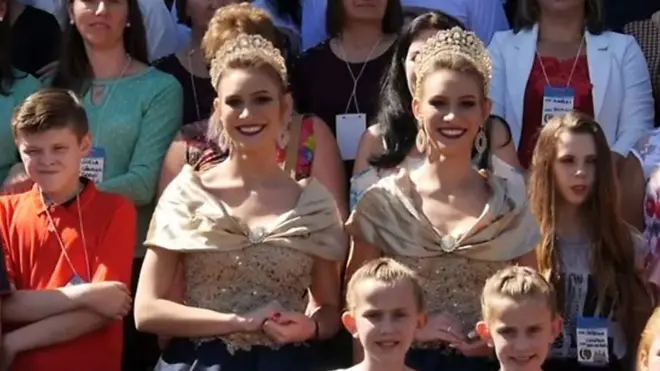 Gemelas del pueblo Cândido Godói