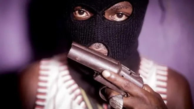 بي بي سي تكشف عصابة "الفأس السوداء" أكبر مافيا في القارة الإفريقية