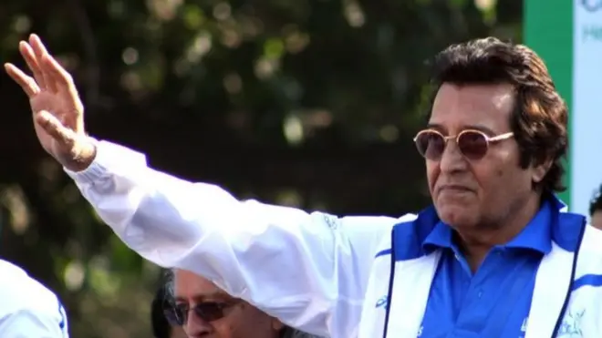 විනෝද් කන්නා ජනප්‍රිය නළුවකු මෙන්ම දේශපාලනඥයකු ද වෙයි