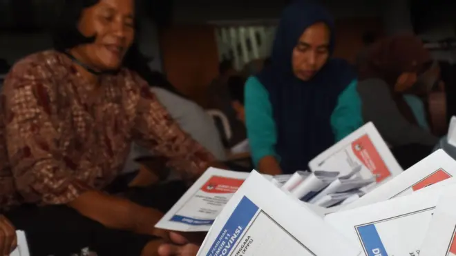 Pemilih yang rasional akan menjatukan keputusan berdasarkan visi, misi, dan program kerja calon, kata pengamat.