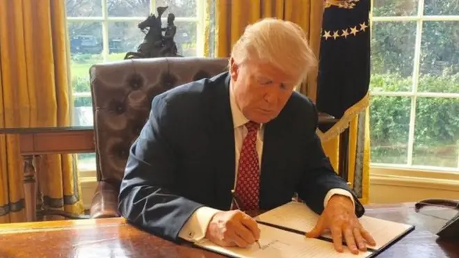 美国总统特朗普再次签署政令，限制六个国家的公民进入美国。