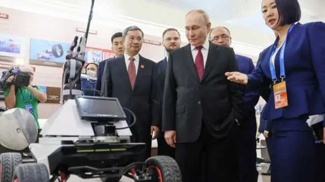 除了北京，普京另一個行程重點是到中國東北的哈爾濱。哈爾濱以其與俄羅斯豐富的文化和歷史聯繫而聞名。