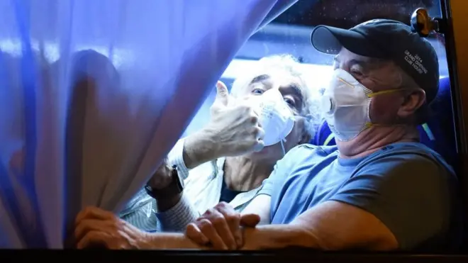 Los pasajeros estadounidenses del Diamond Princess fueron los primeros en ser evacuados del barco, donde se encontraban en cuarentena desde el 3 de febrero.