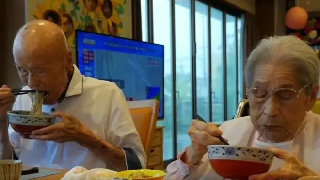 ኣብ ዓለምና እቲ ዝነውሐ ዕድመ ኣብ ሓዳር ዝፀንሑ መጻምድቲ ኣብ መዝገብ ክብረወሰን ተመዝጊቦም