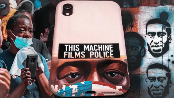 'Bu telefon polisi kaydediyor'
