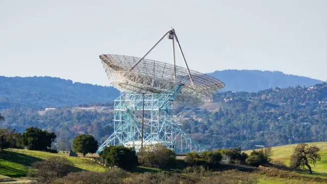 Los telescopios y las antenas que vigilan el espacio pueden recoger un terabit de datos en tan solo una noche.