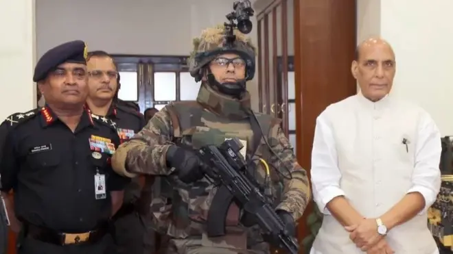 F-INSAS సిస్టమ్‌తో భారతీయ సైనికుడు