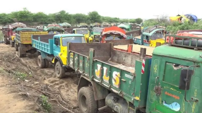 ریت کی قلت سے ہزاروں لوگ بے روزگار ہو گئے ہیں