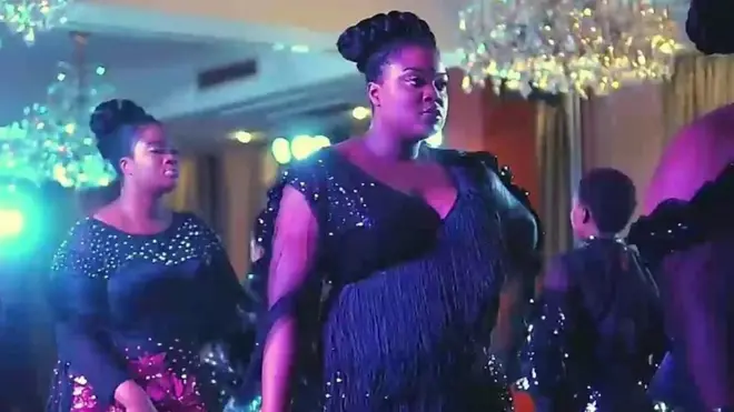 Les mannequins grande taille sont à l'honneur lors de la semaine de la mode au Nigéria.