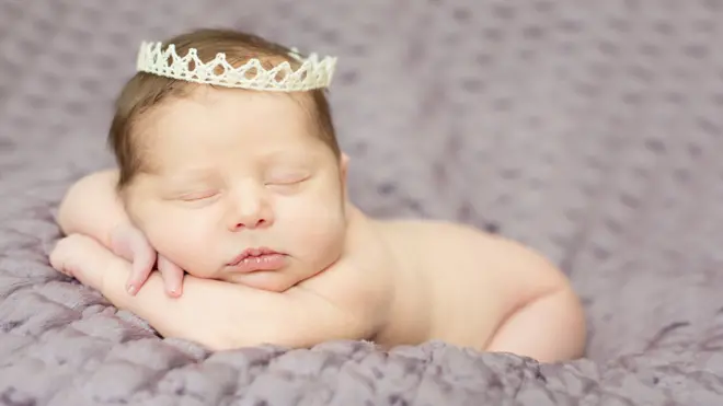 Рождение будущего монарха всегда обставлялось большим количеством традиций и условностей.