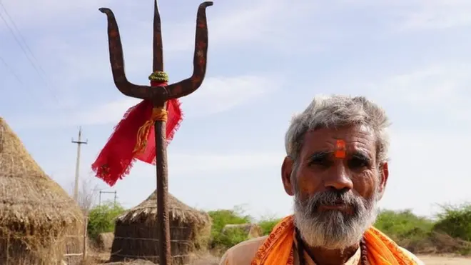 मूल खंडौली गांव में बचे मंदिर के पुजारी