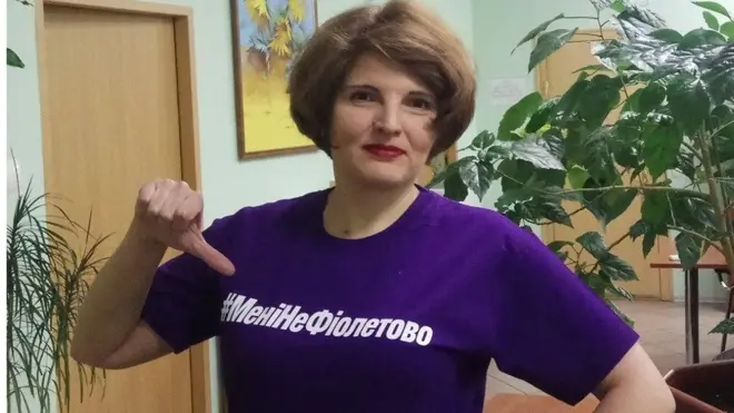 У соцмережах Олена пише про потреби таких, як вона пацієнтів - доступ до ліків, включення їх до державних програм і доступ до туалетів