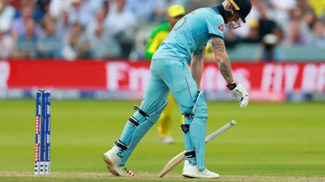 बेन स्टोक्स आउट होते हुए