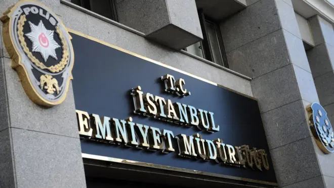 hakkında gözaltı kararı çıkarılan polis memurlarının 30'u komiser yardımcısı.