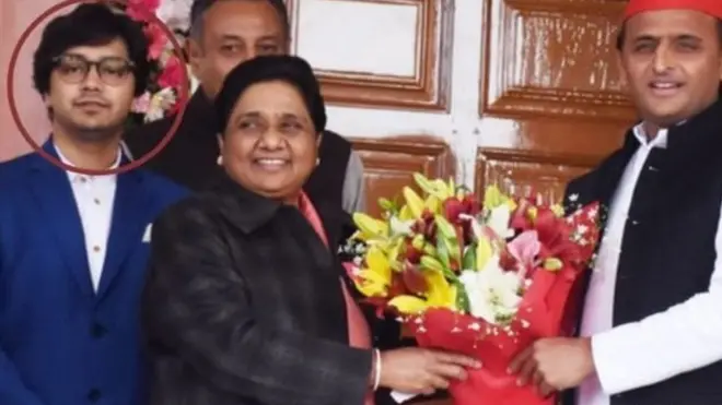 आकाश, मायावती और अखिलेश