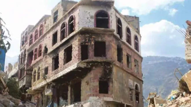 آثار الحرب على أحد البيوت