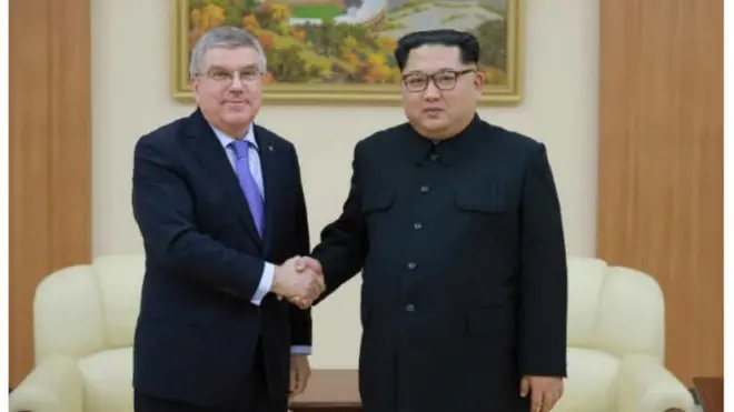 김정은 북한 국무위원장이 방북 중인 토마스 바흐 국제올림픽위원회(IOC) 위원장과 접견했다고 북한 노동신문이 2018년 3월 31일 보도했다.