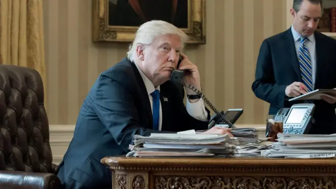 特朗普在周六（28日）曾与世界多国领导人通电话，其中包括德国总理默克尔和俄罗斯总统普京