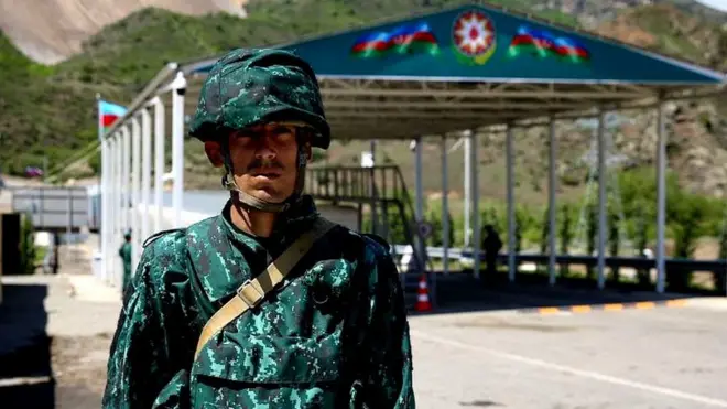 Азербайджанский пограничник