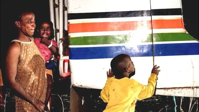 ምስ ደቃ ናብ ስደት ዝኸደት ኣደ