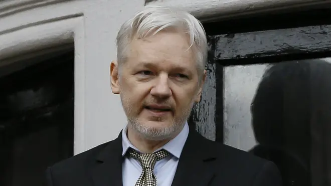 Джулиан Ассанж находится в посольстве Эквадора с 2012 года