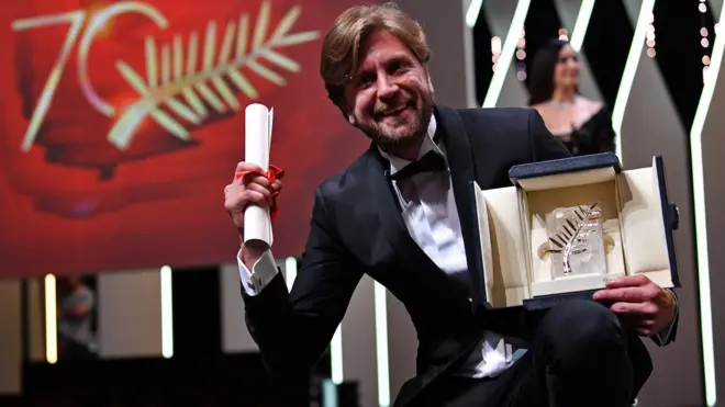 ผู้กำกับชาวสวีเดน รูเบน ออสต์ลันด์ คว้ารางวัลปาล์มทองคำ