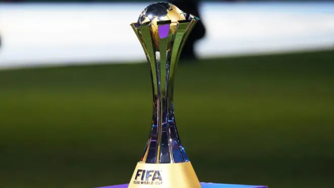صورة تظهر مجسم بطولة كأس العالم للأندية التي أقيمت في عام 2023 في السعودية