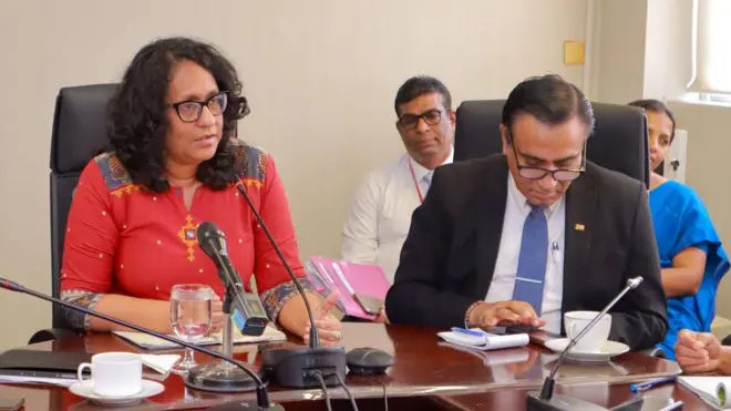 හරිනි අමරසූරිය සහ නාලක කළුවැව