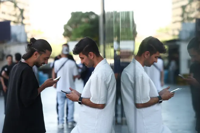 تهران - خیابان - اینترنت